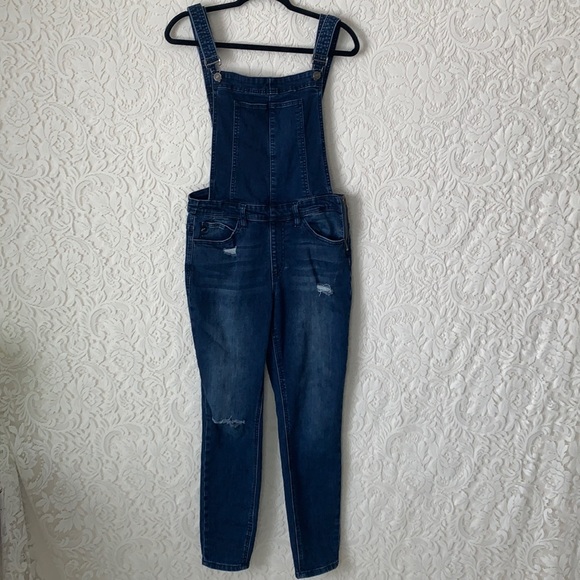 ❌SOLD❌
 Won't Let You Go Denim Overalls - Picture 4 of 14